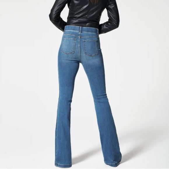 Spanx SPANXshape™ EveryWear Flare Jeans in Vintage Indigo - Picture 3 of 16